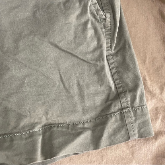 3 for $30 Old Navy Perfect Shorts - Picture 9 of 13